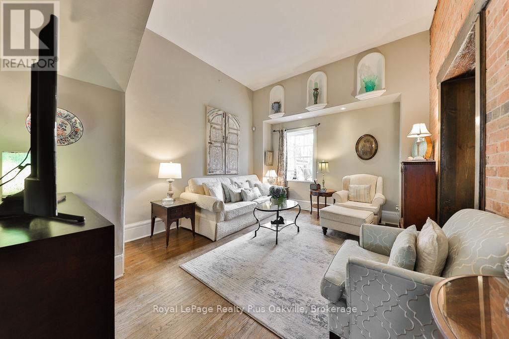 14 HATT STREET Image 14