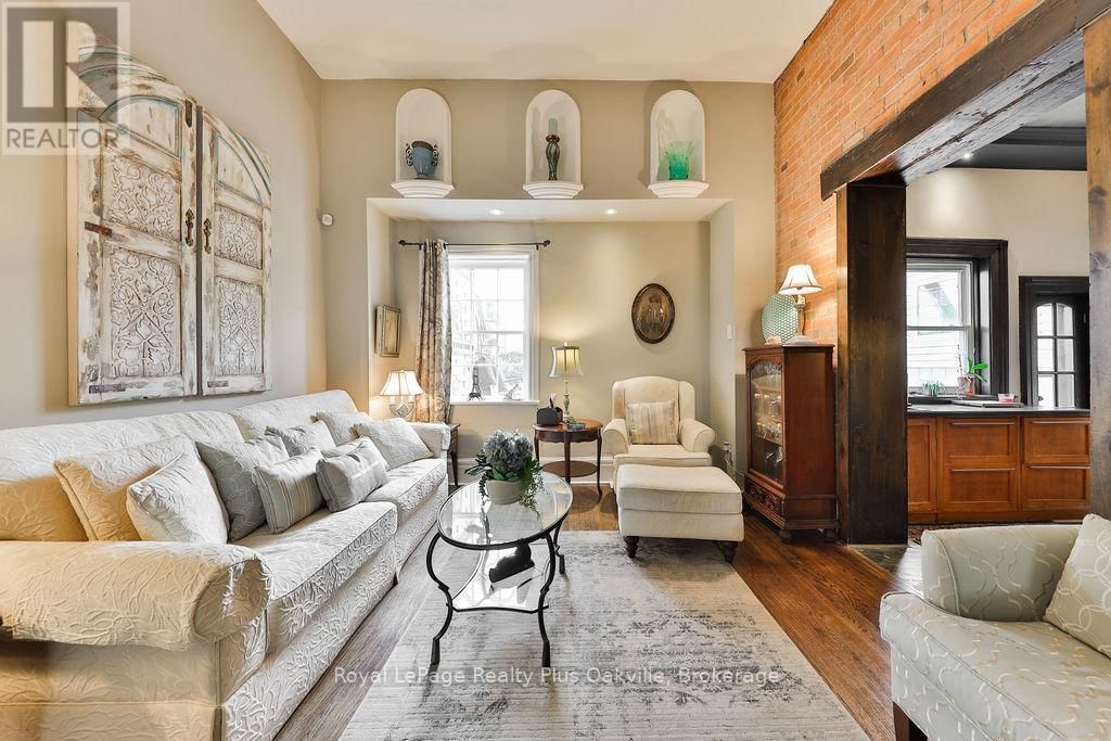 14 HATT STREET Image 15