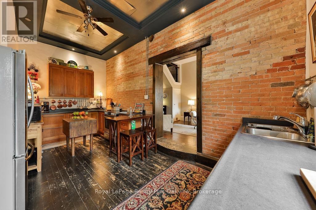14 HATT STREET Image 24