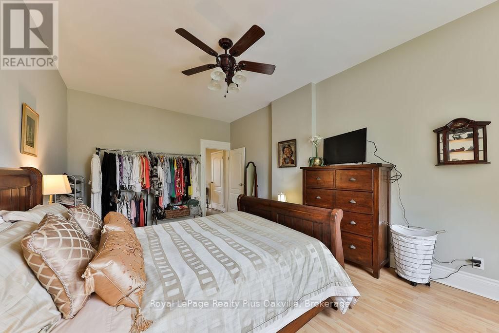 14 HATT STREET Image 29