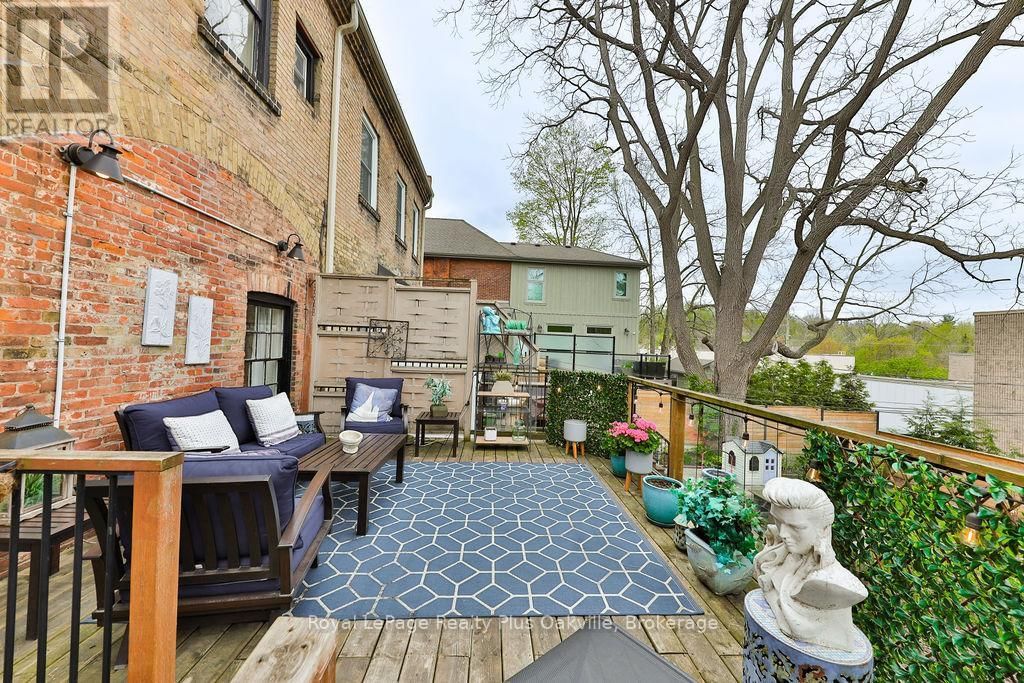 14 HATT STREET Image 39