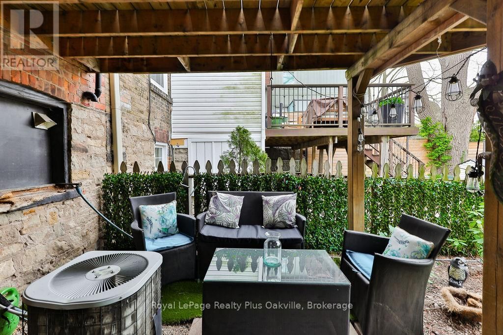 14 HATT STREET Image 48