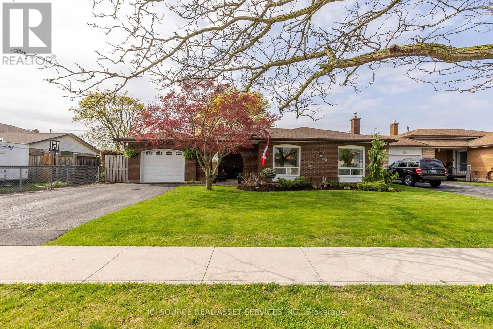118 WESTWOOD CRESCENT Image 1