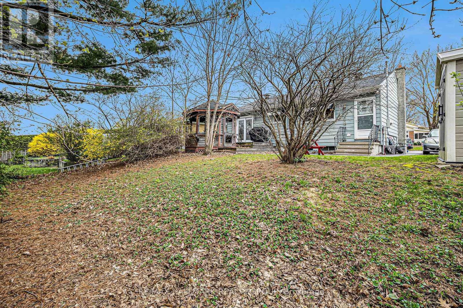 1852 HUTTON AVENUE Image 13