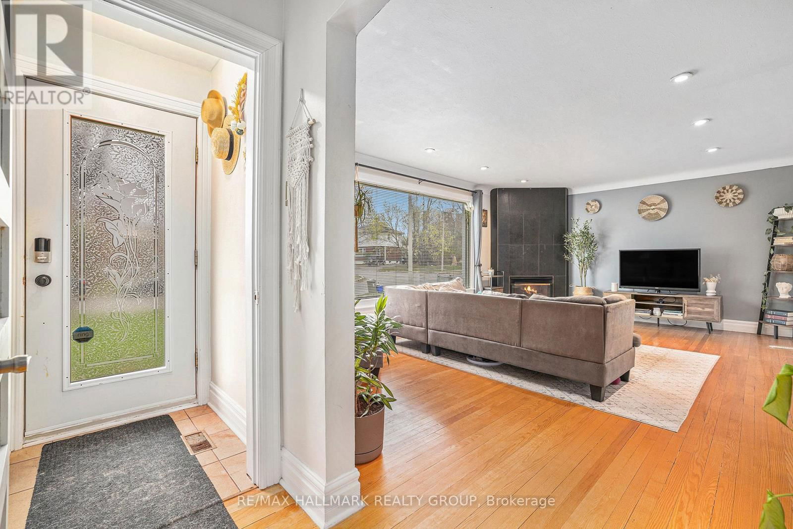 1852 HUTTON AVENUE Image 2