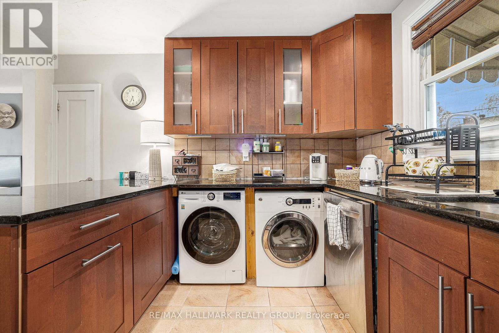 1852 HUTTON AVENUE Image 7