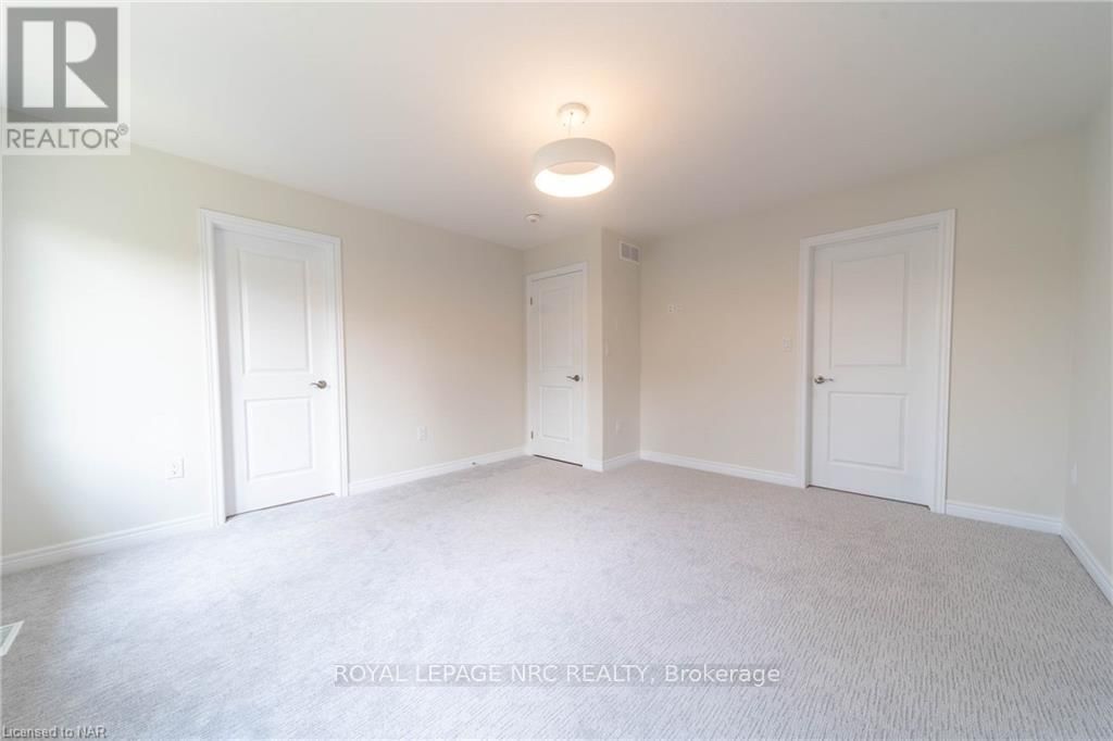 B - 427 VINE STREET Image 16