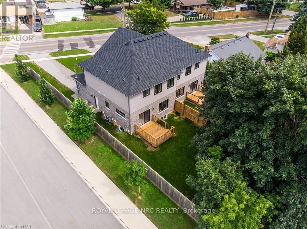 B - 427 VINE STREET Image 32
