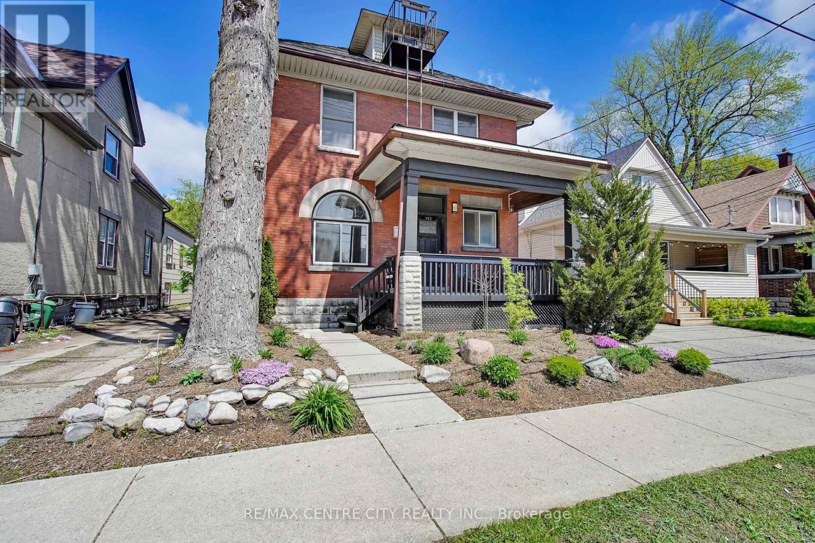 922 QUEENS AVENUE Image 2
