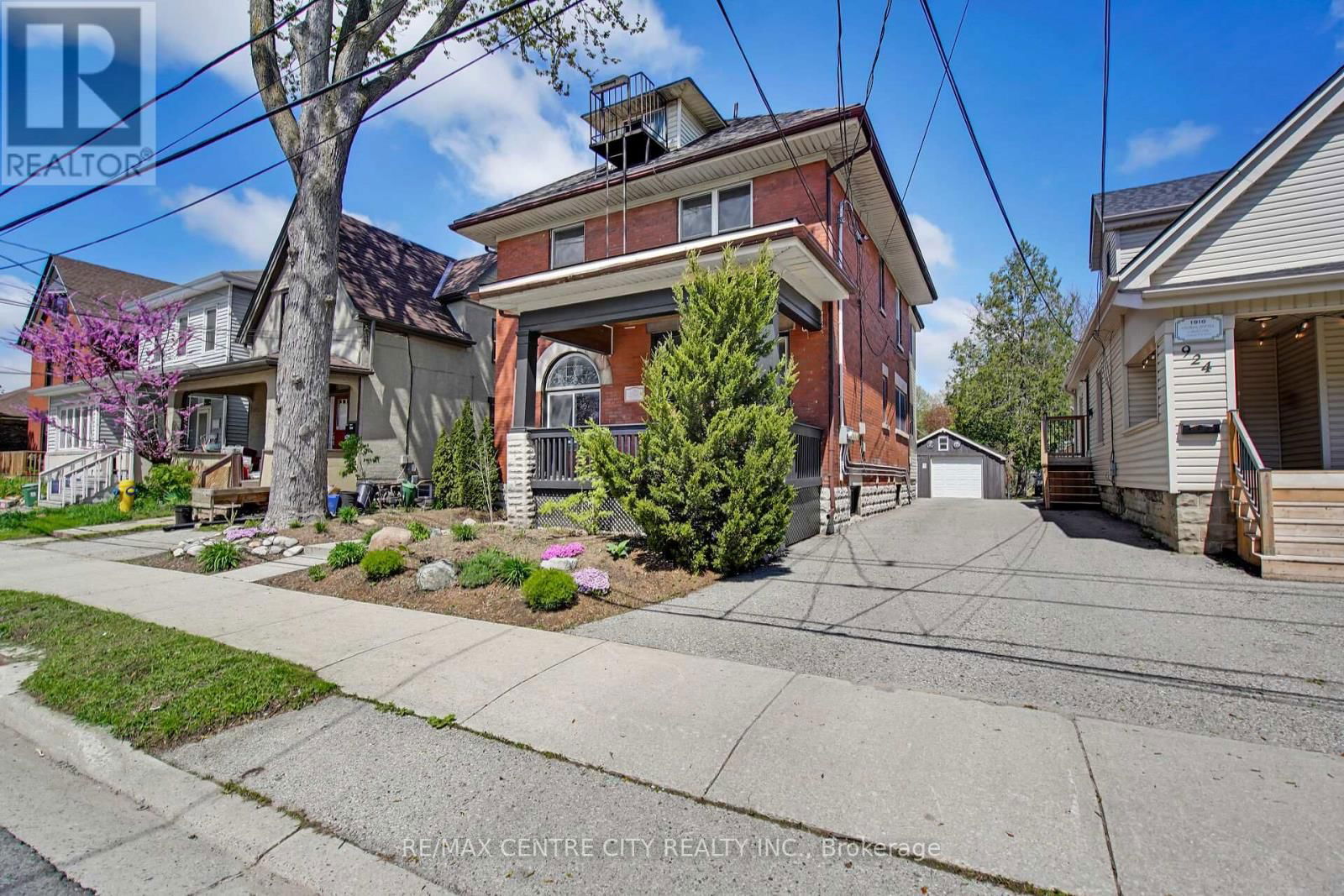 922 QUEENS AVENUE Image 3