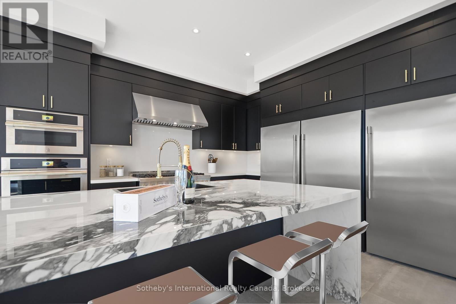 101 SLADDEN COURT Image 10