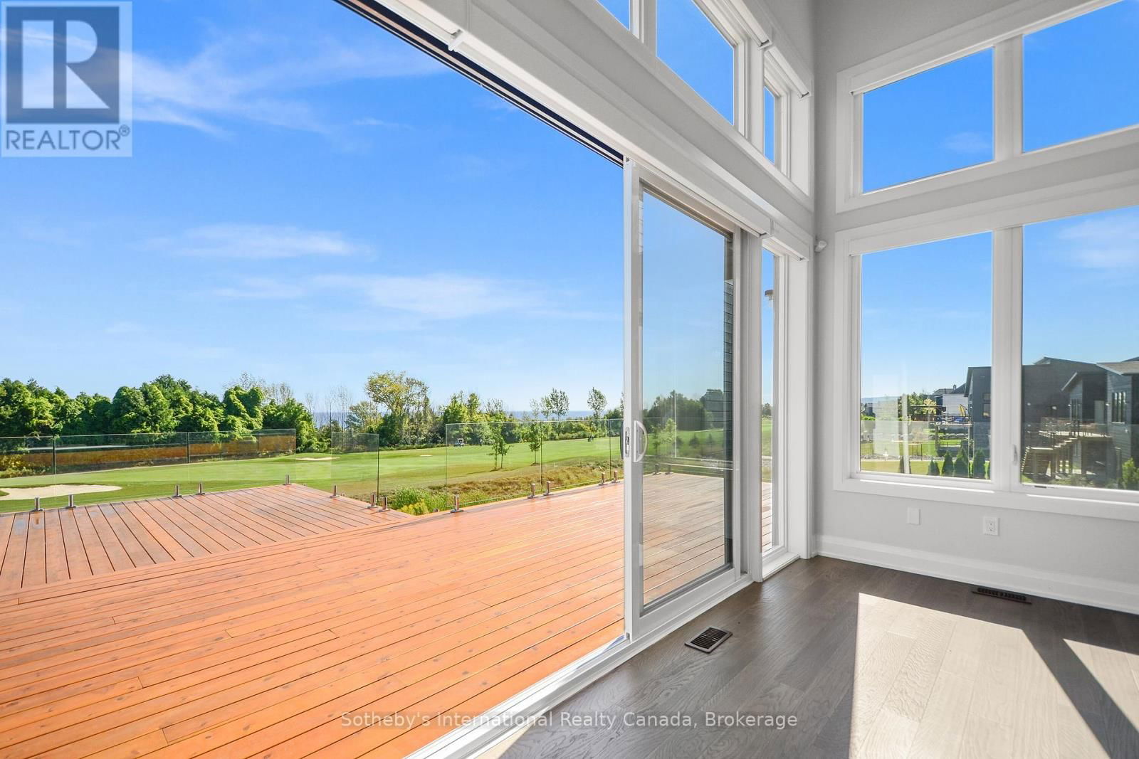 101 SLADDEN COURT Image 12