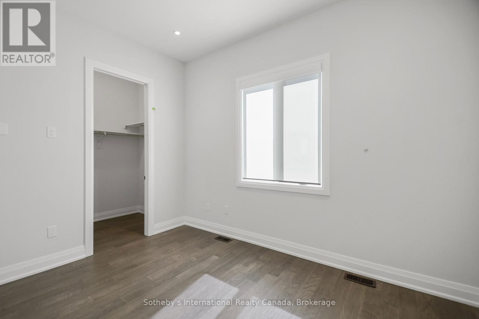 101 SLADDEN COURT Image 39