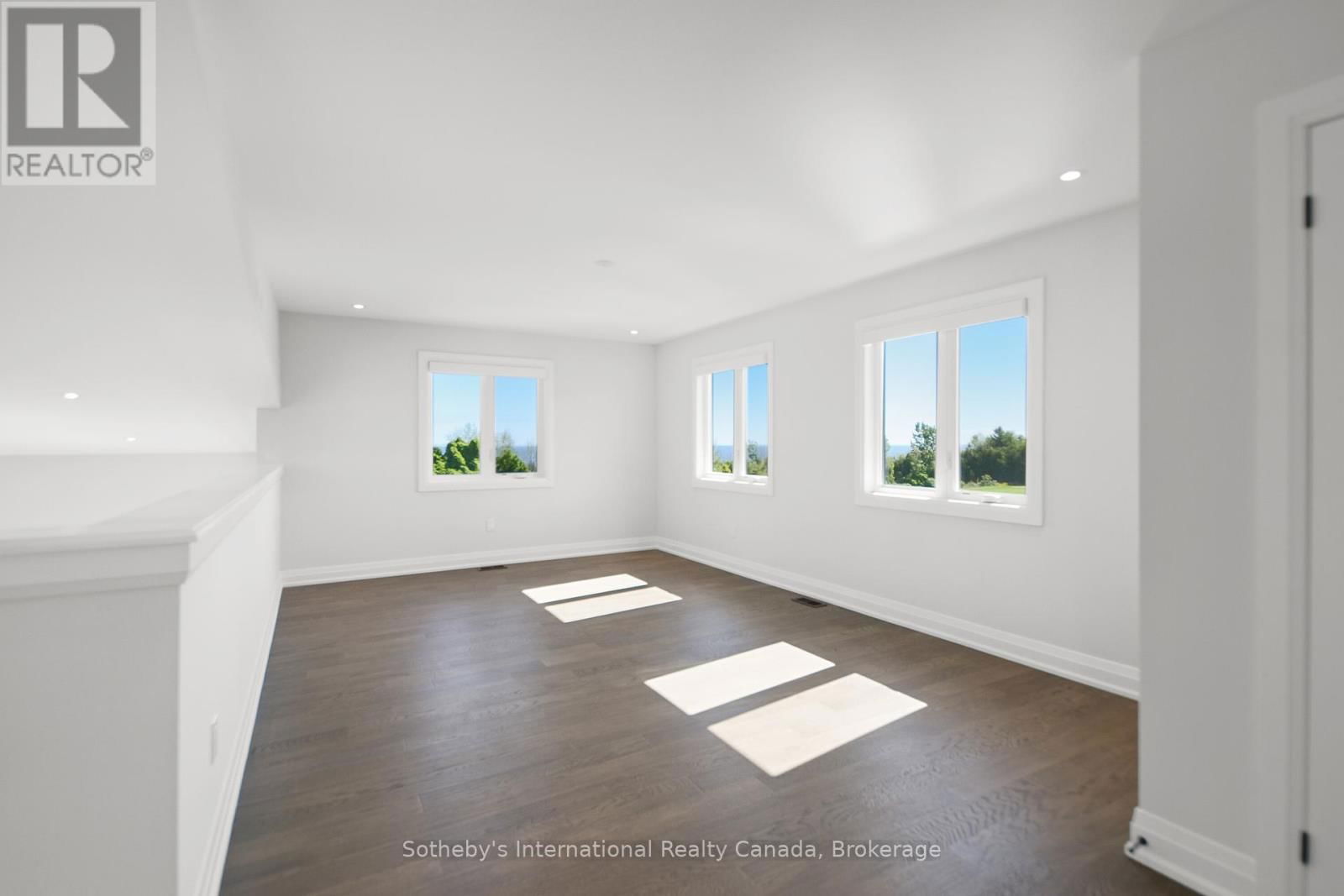 101 SLADDEN COURT Image 40