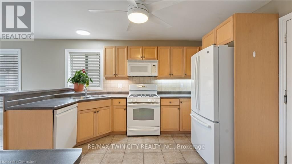 22 COBBLESTONE DRIVE Image 17
