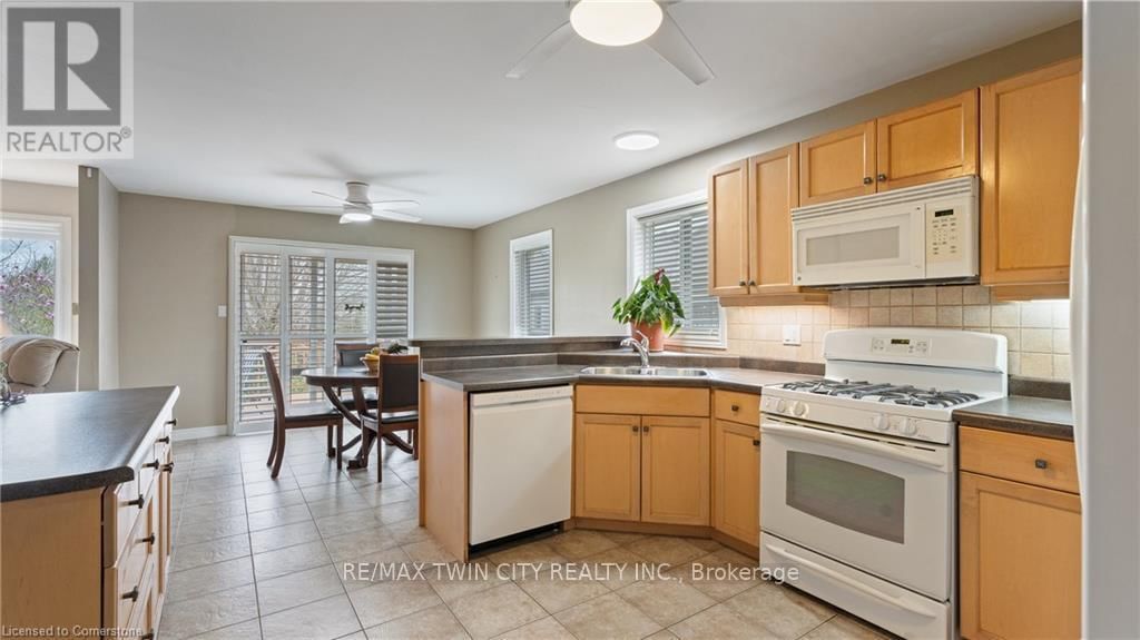22 COBBLESTONE DRIVE Image 18