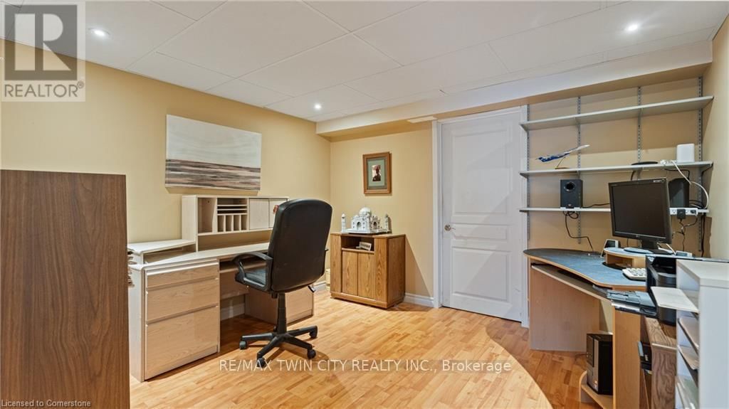 22 COBBLESTONE DRIVE Image 30