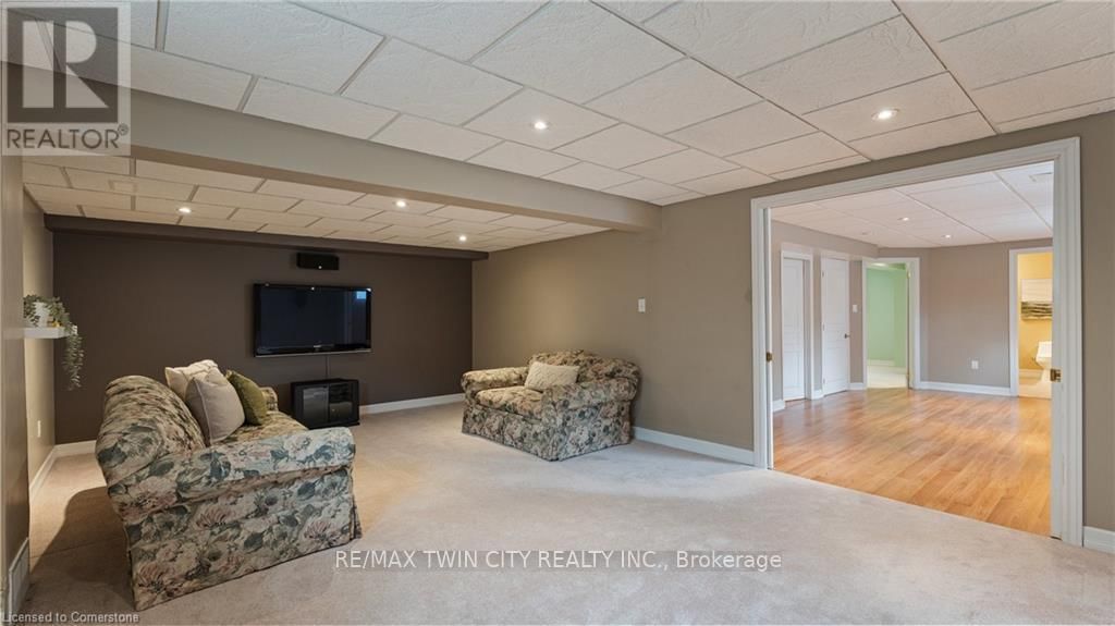 22 COBBLESTONE DRIVE Image 34