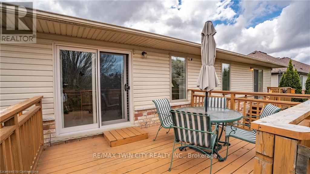 22 COBBLESTONE DRIVE Image 37