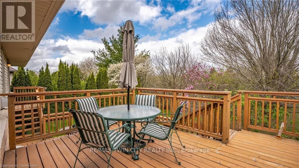 22 COBBLESTONE DRIVE Image 38
