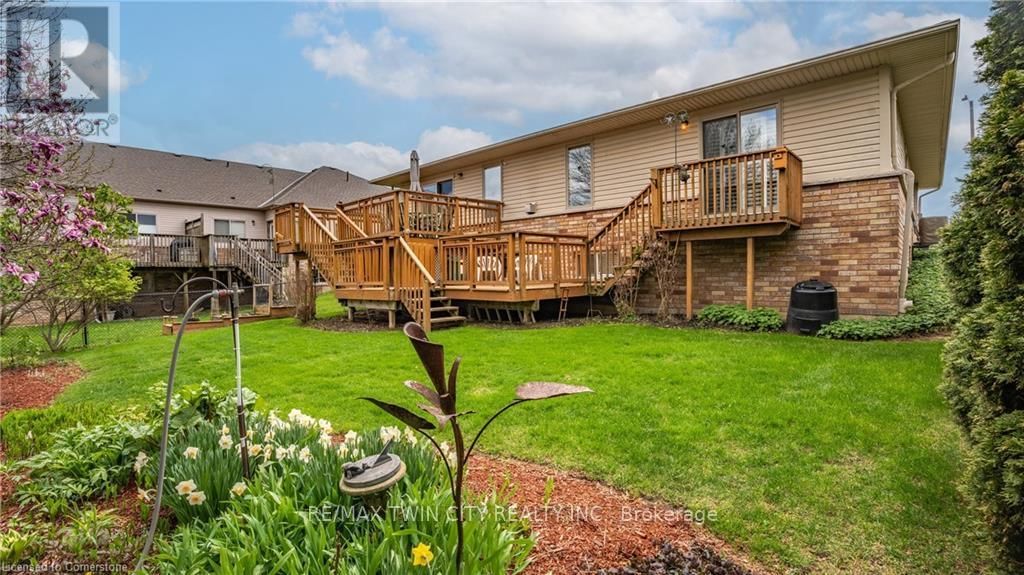 22 COBBLESTONE DRIVE Image 40