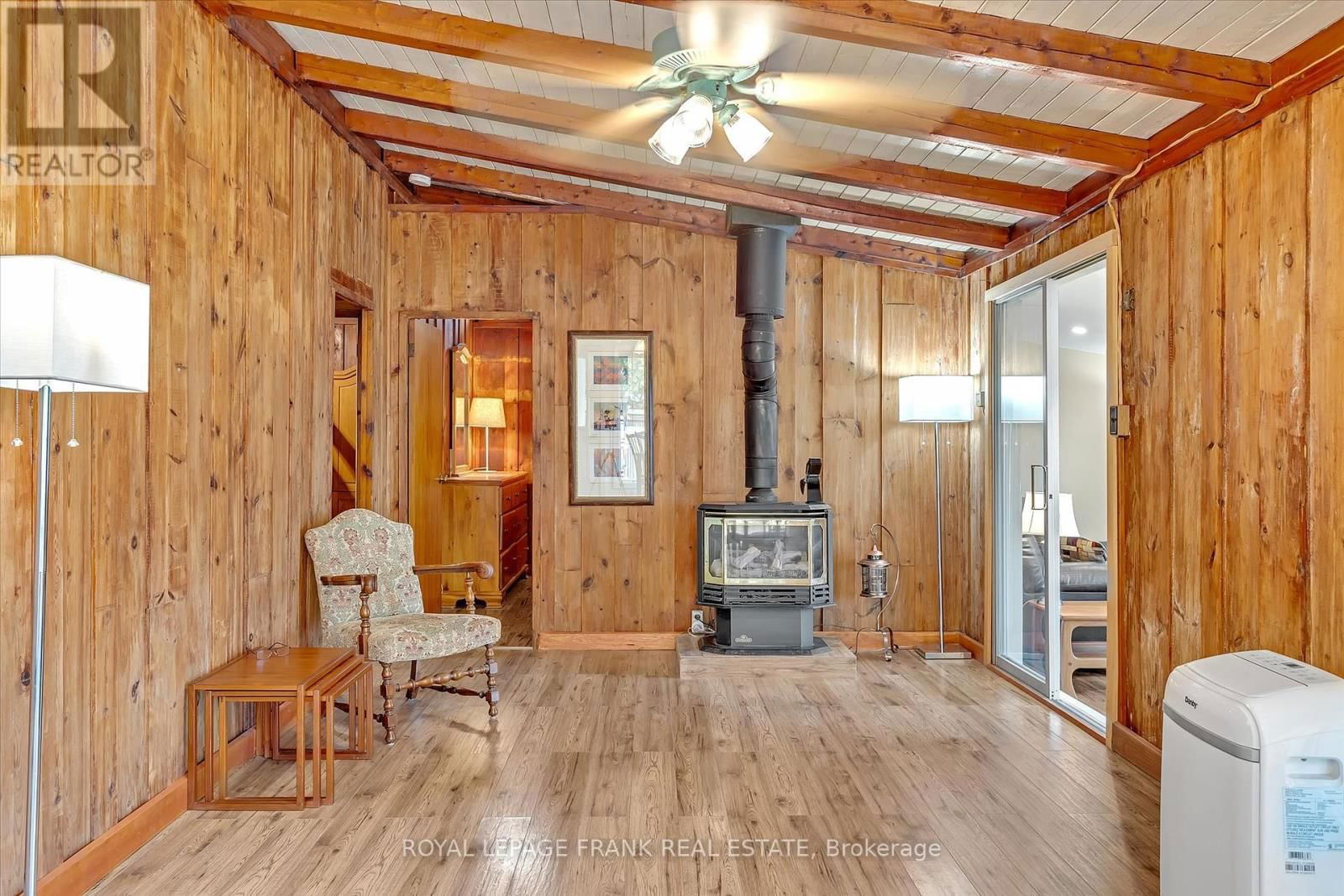 8 DAISY TRAIL Image 10