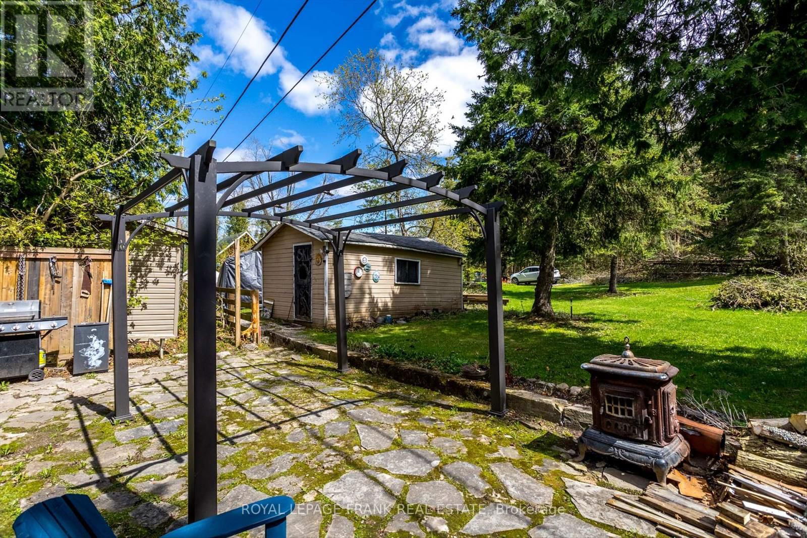 8 DAISY TRAIL Image 31
