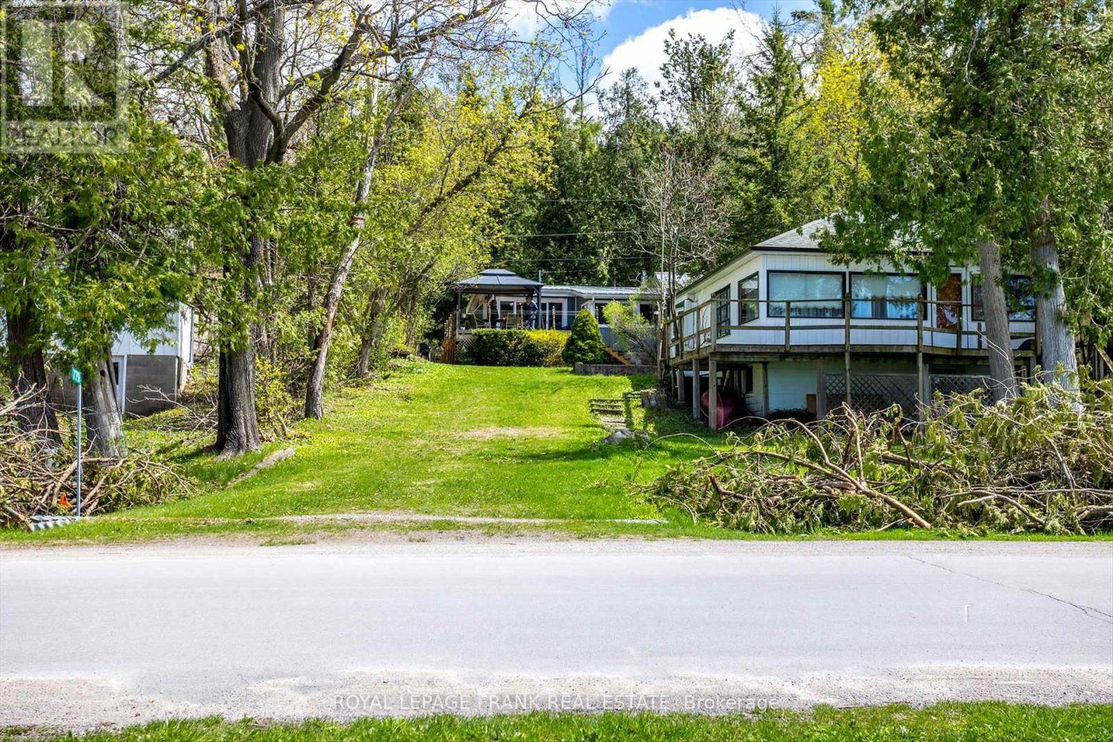 8 DAISY TRAIL Image 36