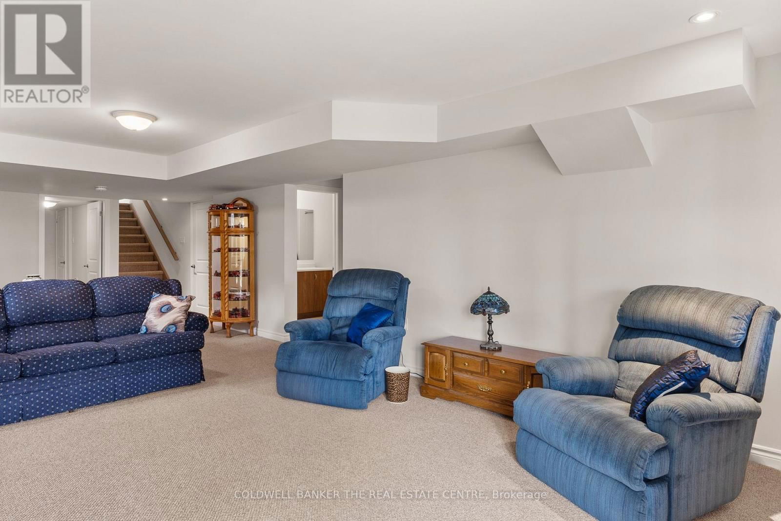 38 - 17 LAKEWOOD CRESCENT SOUTH Image 29