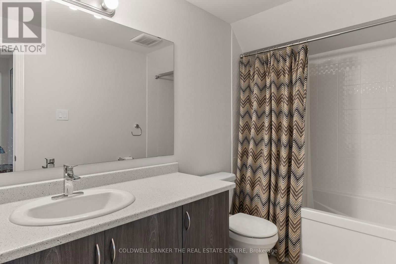 38 - 17 LAKEWOOD CRESCENT SOUTH Image 30