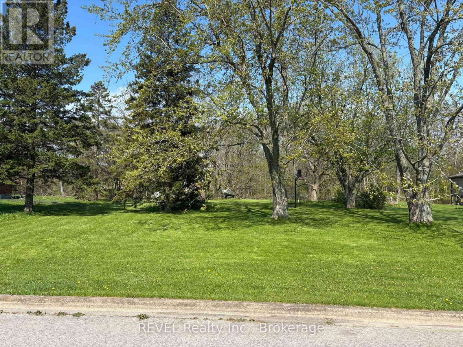 00 RIVER TRAIL Image 1