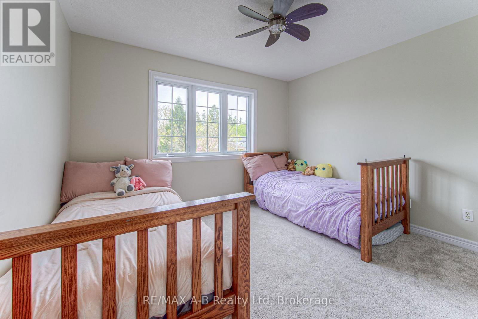 290 NORMAN STREET Image 20