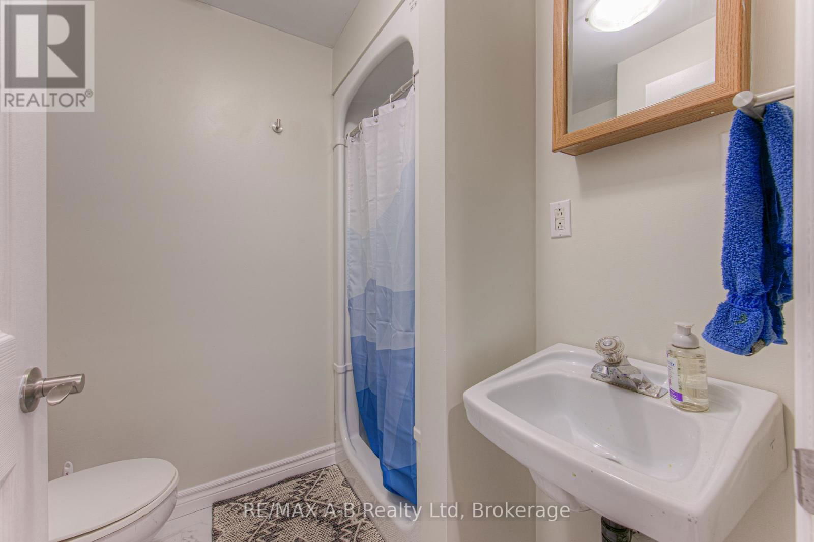 290 NORMAN STREET Image 30