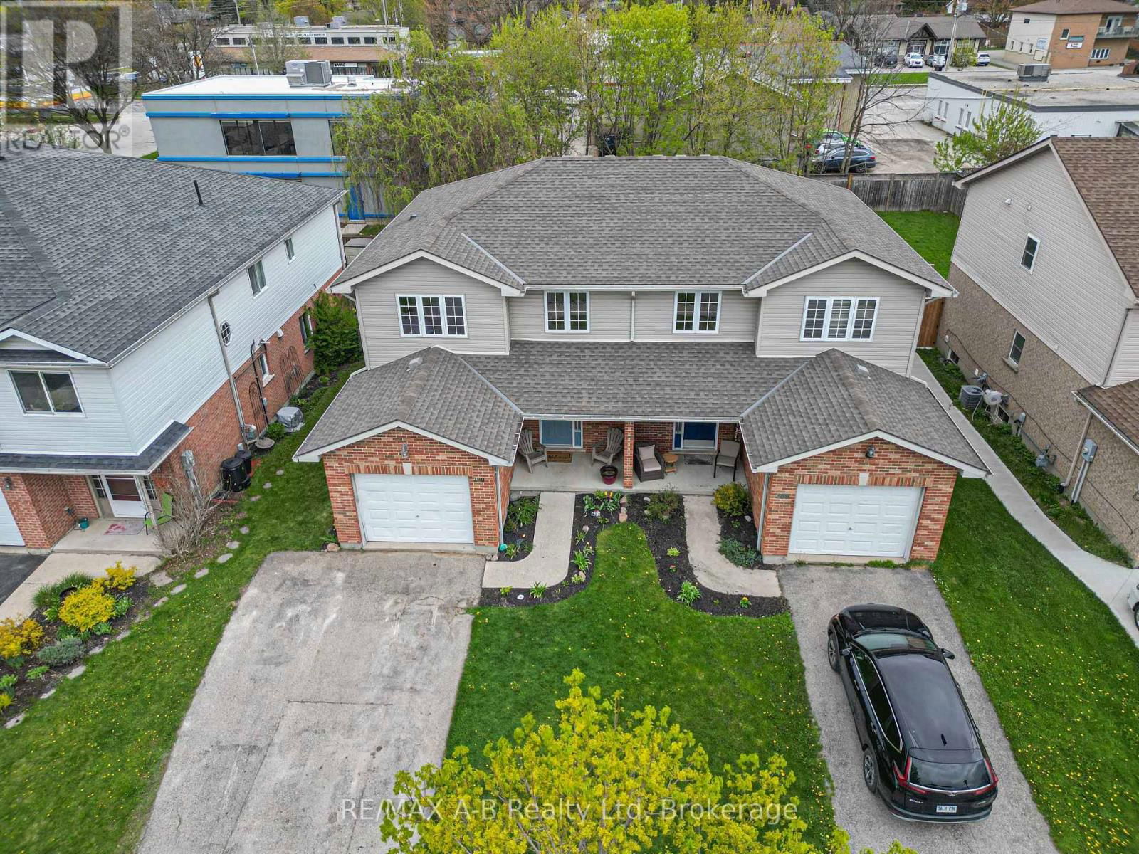 290 NORMAN STREET Image 38