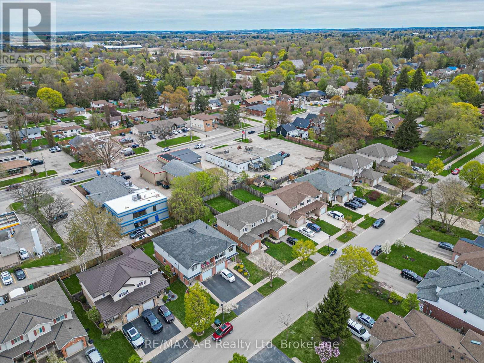 290 NORMAN STREET Image 41