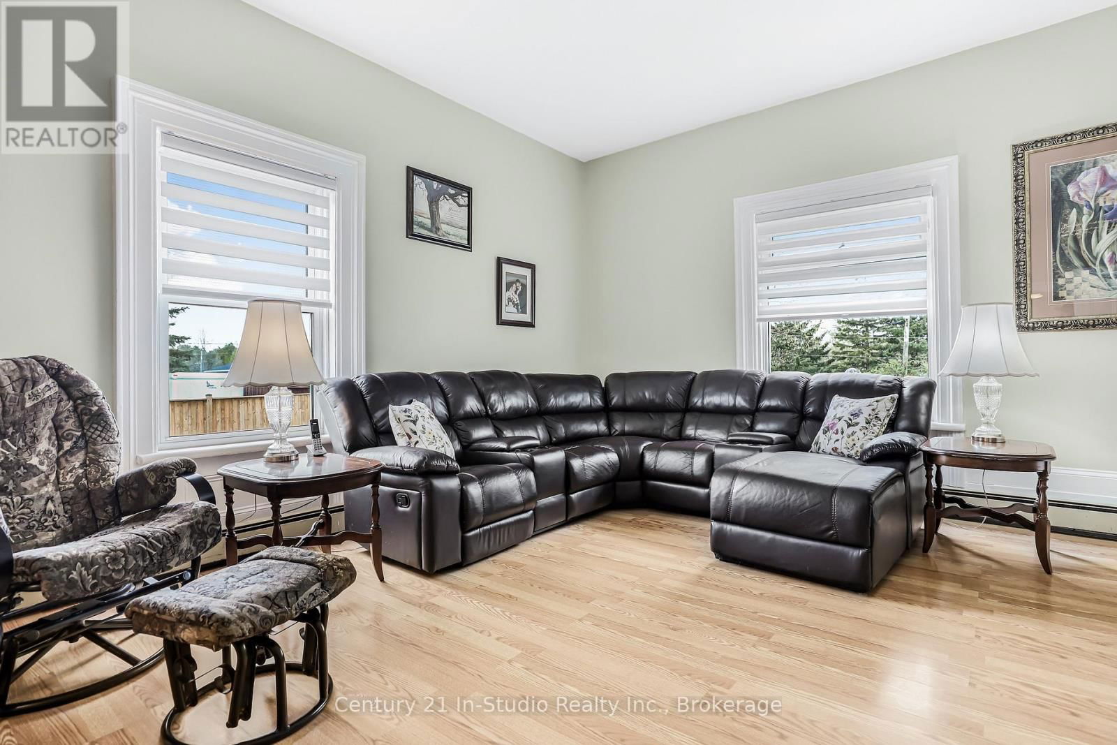 489 LAMBTON STREET WEST Image 13