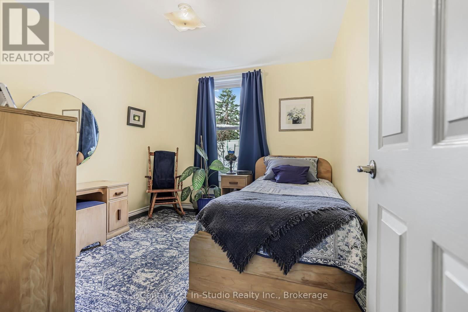 489 LAMBTON STREET WEST Image 16