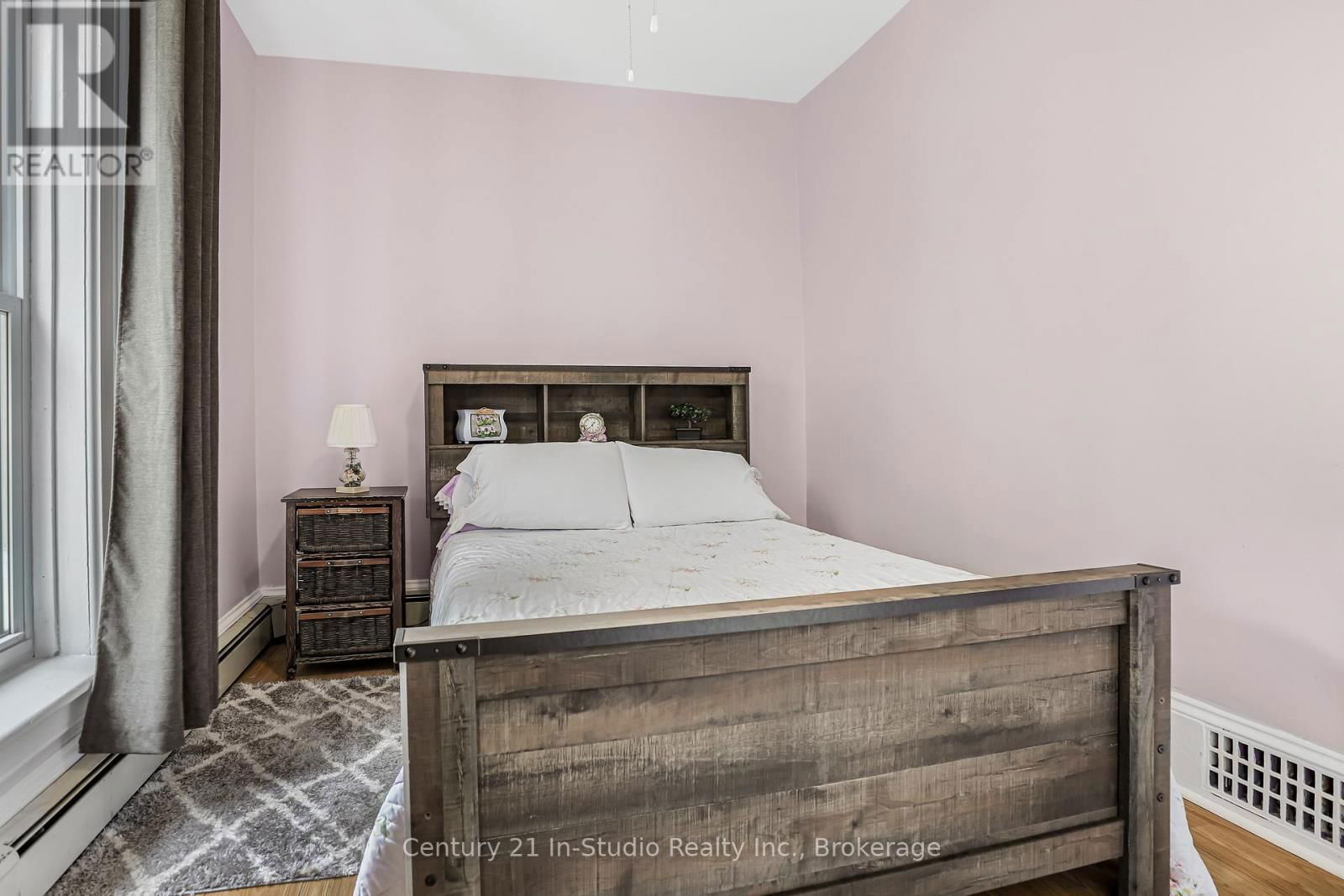 489 LAMBTON STREET WEST Image 21