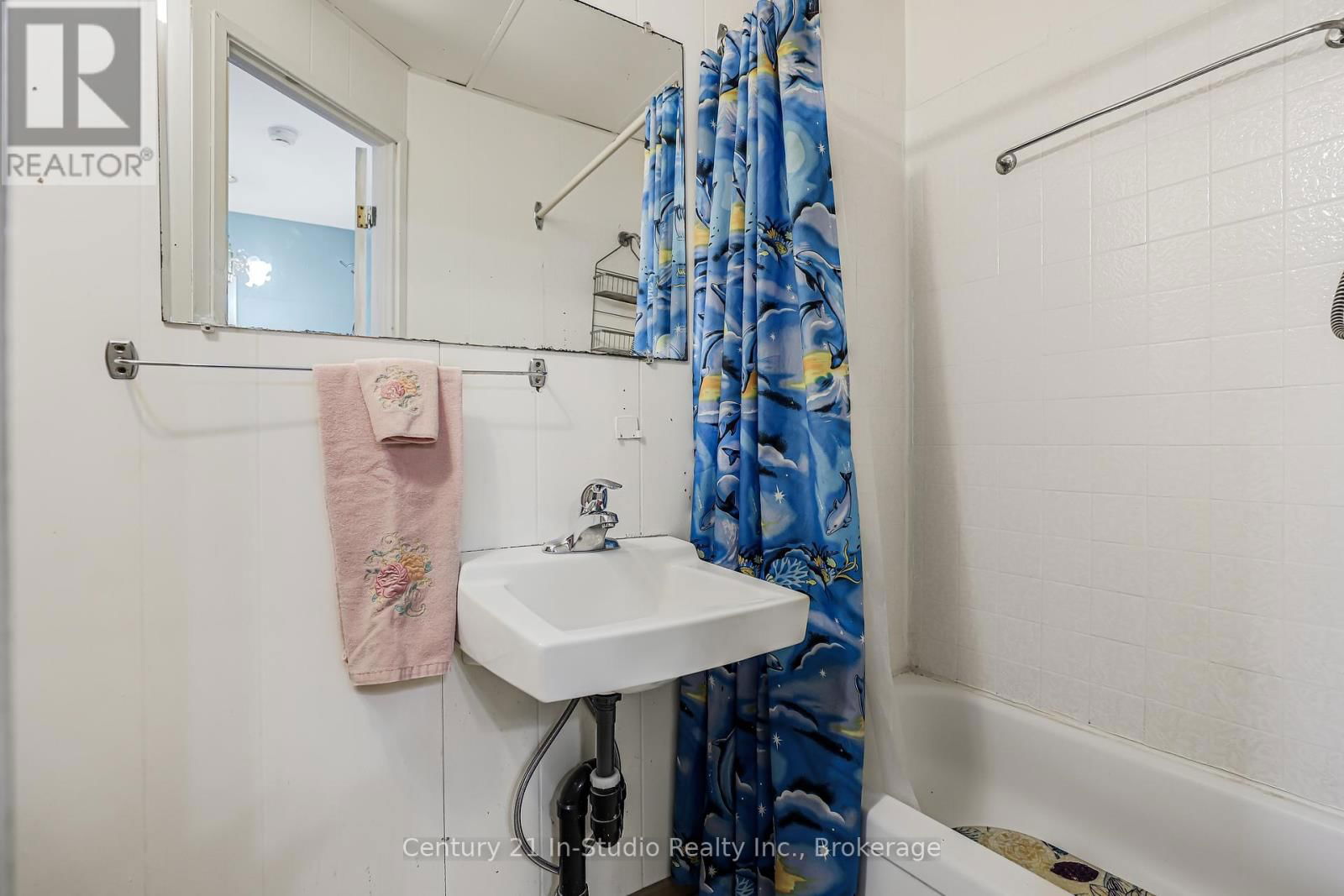 489 LAMBTON STREET WEST Image 22