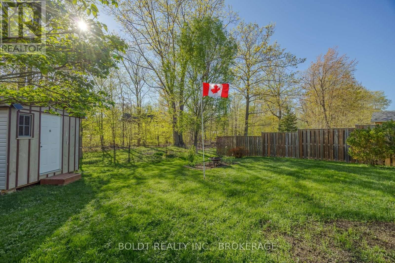 33 FOXTAIL AVENUE SOUTH Image 24