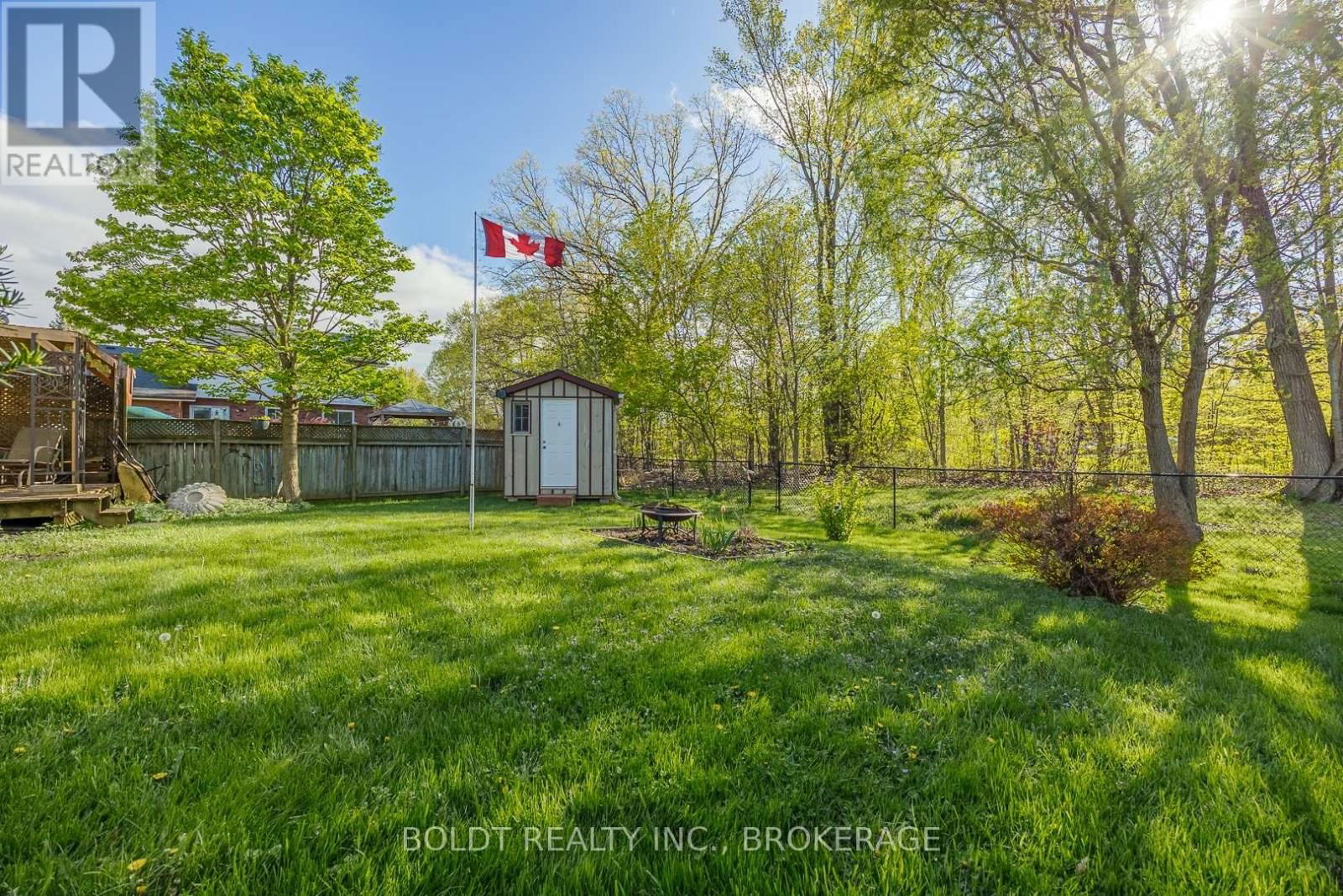 33 FOXTAIL AVENUE SOUTH Image 27