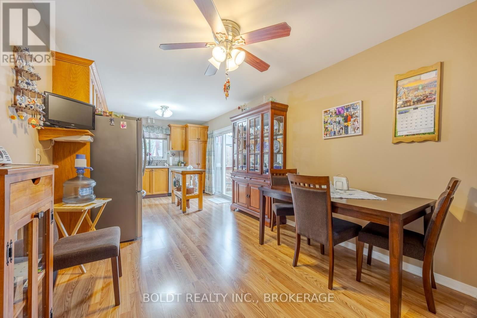 33 FOXTAIL AVENUE SOUTH Image 6
