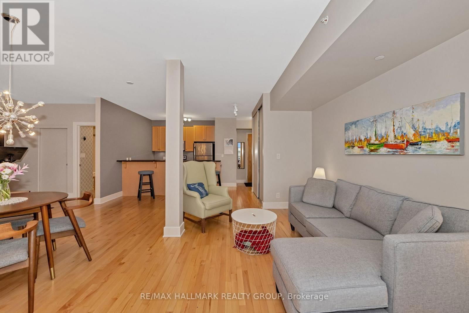 201 - 390 BOOTH STREET Image 10