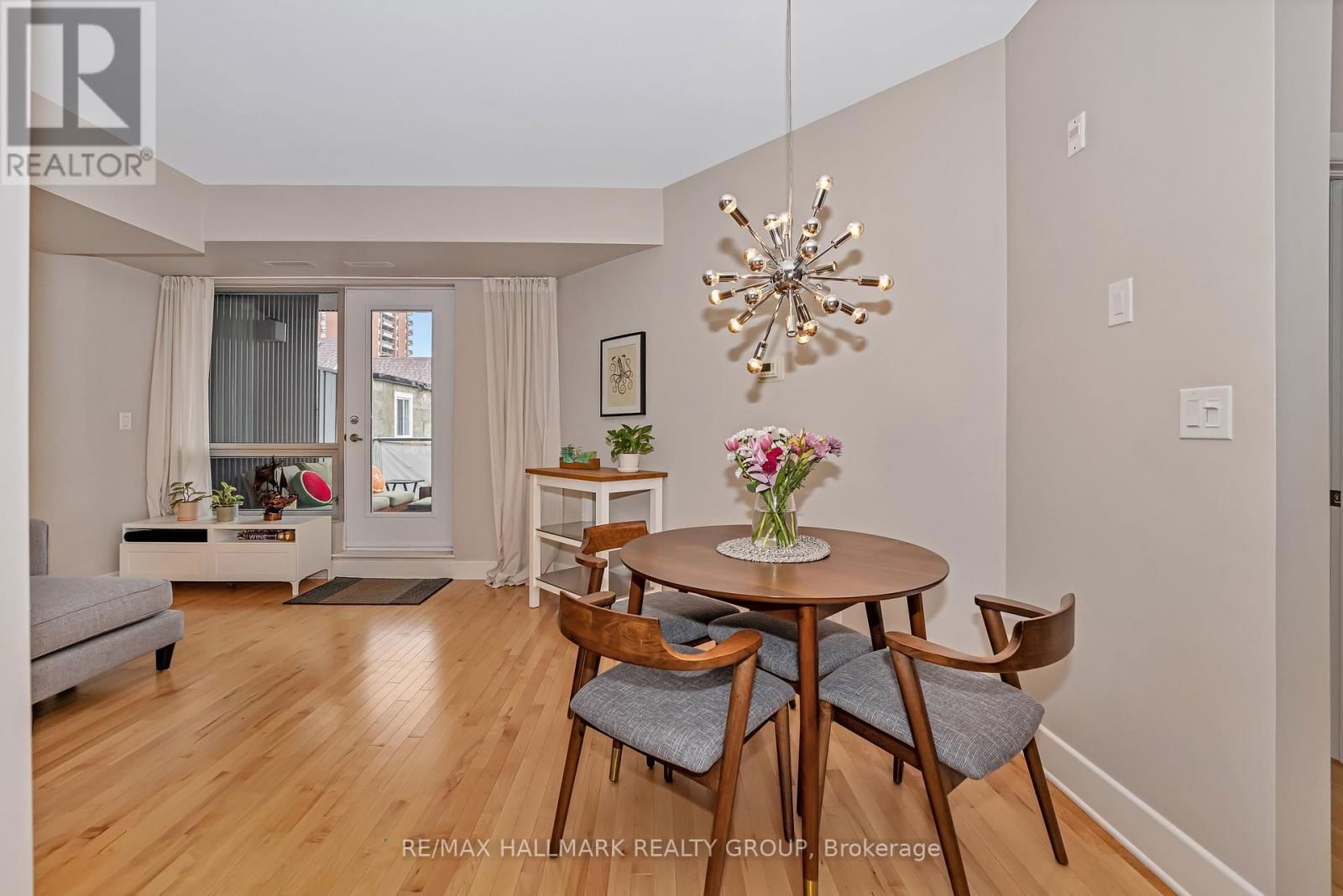 201 - 390 BOOTH STREET Image 18