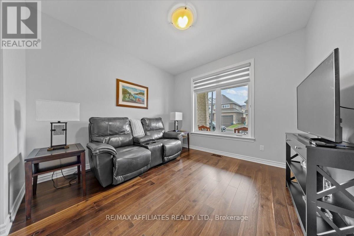 583 BAIE DES CASTORS STREET Image 25