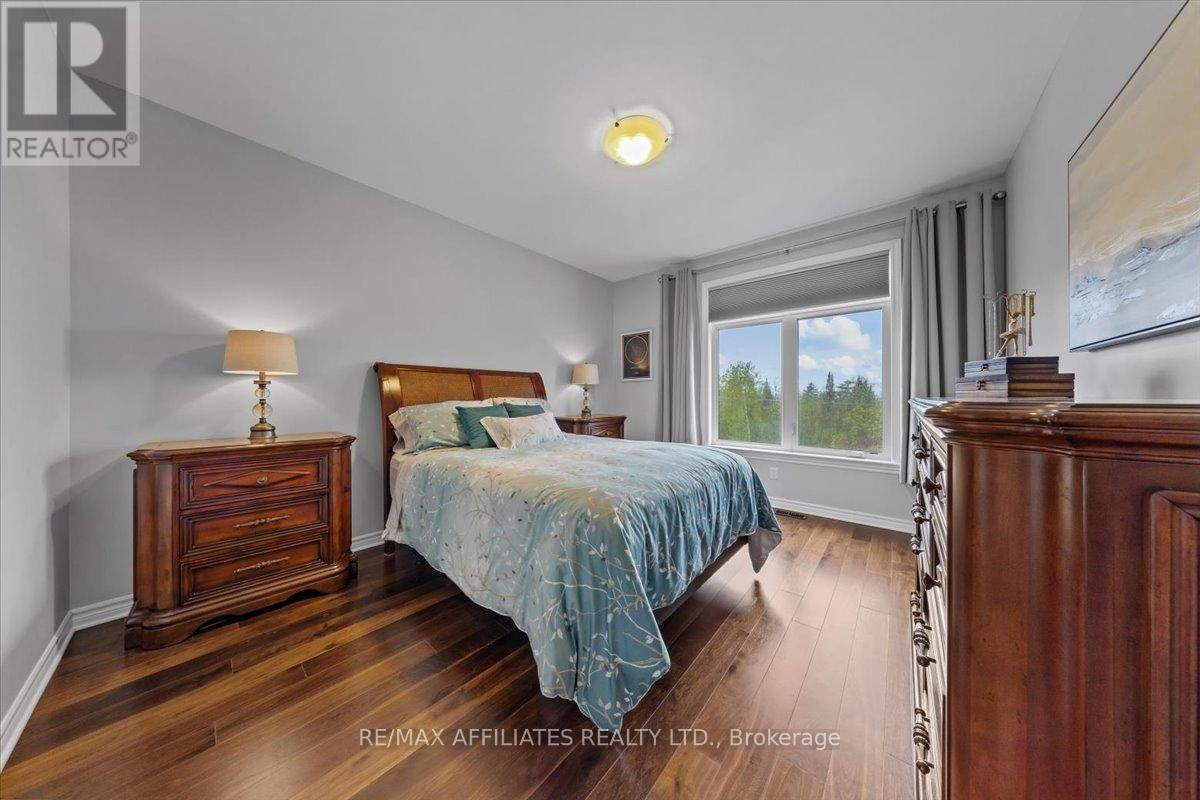 583 BAIE DES CASTORS STREET Image 31