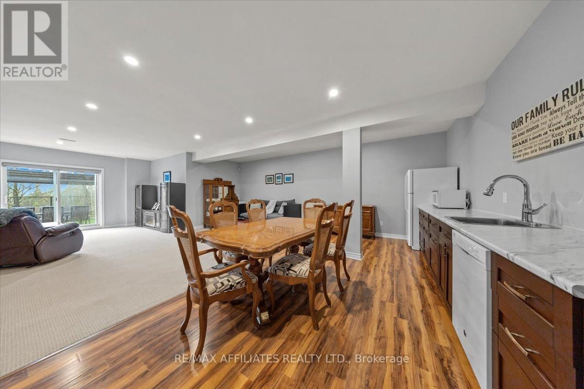 583 BAIE DES CASTORS STREET Image 38
