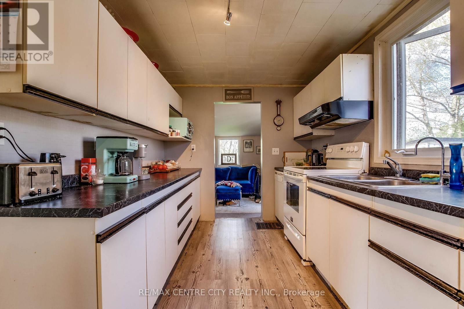 355 WARREN STREET Image 11