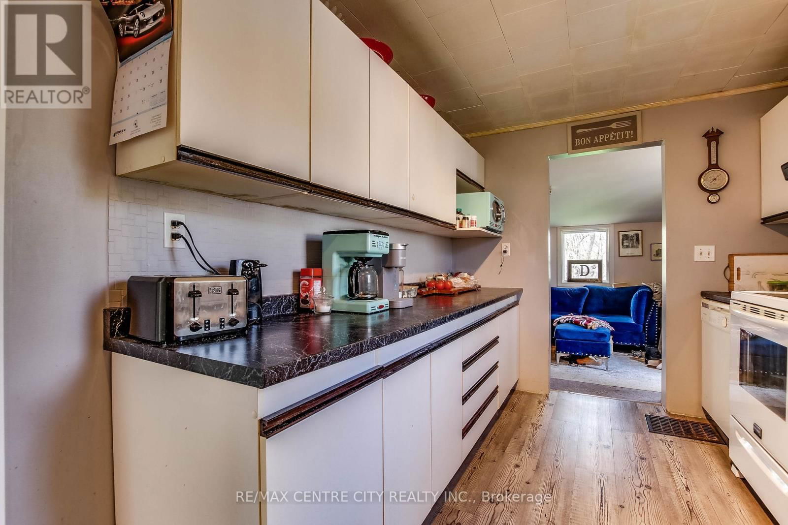 355 WARREN STREET Image 13
