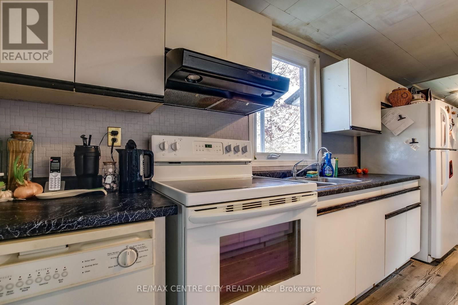 355 WARREN STREET Image 14